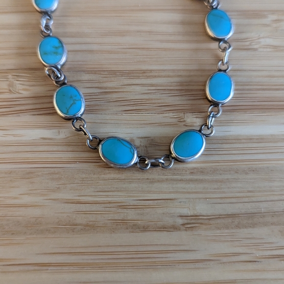 Gorgeous Delicate Blue Stone Bracelet - Picture 2 of 3
